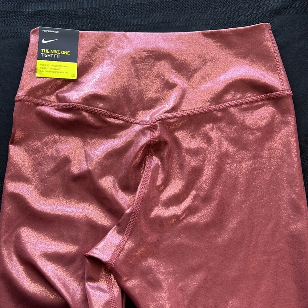 The Nike One Tight Fit Mid Rise 7/8 Length Shimmer Leggings Sz S Polyester Blend - Picture 9 of 13